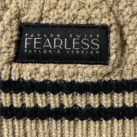 Taylor Swift Official Fearless Cardigan Gorgeous tan! New in Packaging - Picture 3 of 3